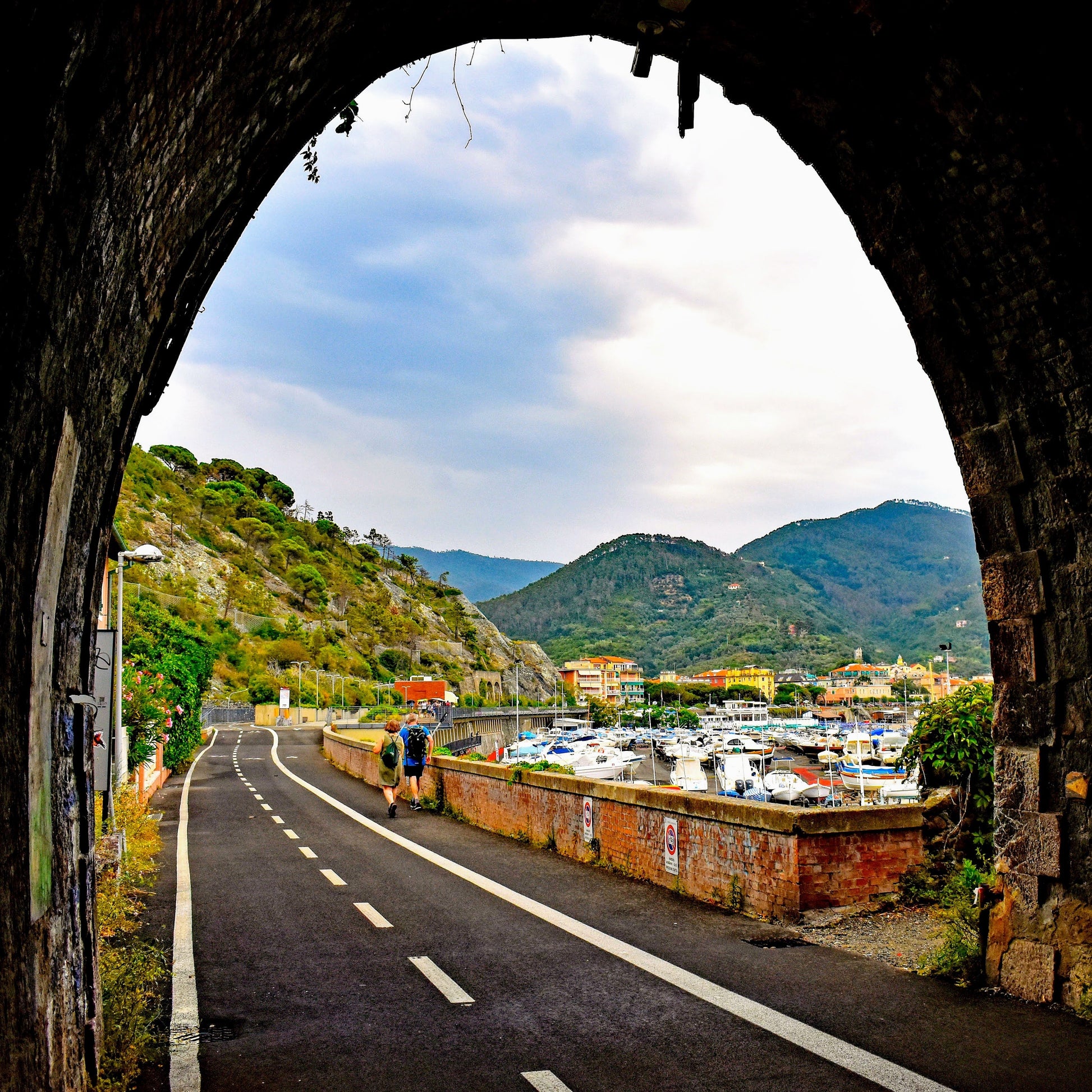 Liguria Cinque Terre Bike Tour Guide-Routzz